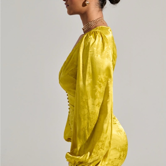 AKIRA Bold Yellow Long Sleeve Dress - Picture 2 of 6